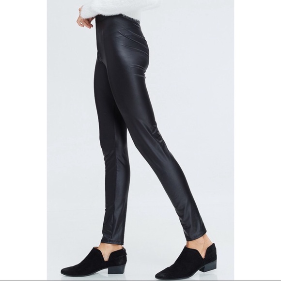 🆕5⭐️Best Seller Faux Leather Leggings - Picture 3 of 7